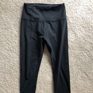 Beyond Yoga Walk & Talk High Waisted Capri Legging